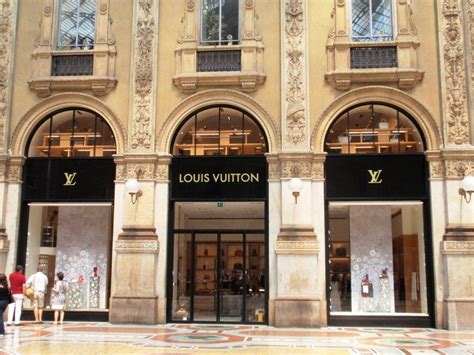 louis vuitton locations in italy|italy louis vuitton outlet.